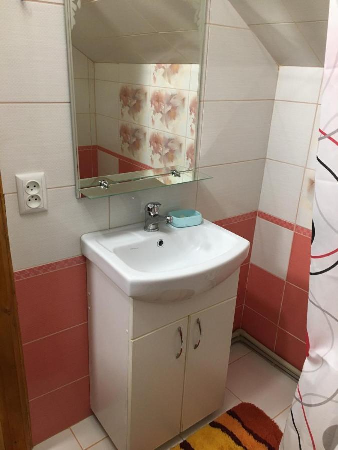 У Ондраша Apartment Yasinya Ngoại thất bức ảnh